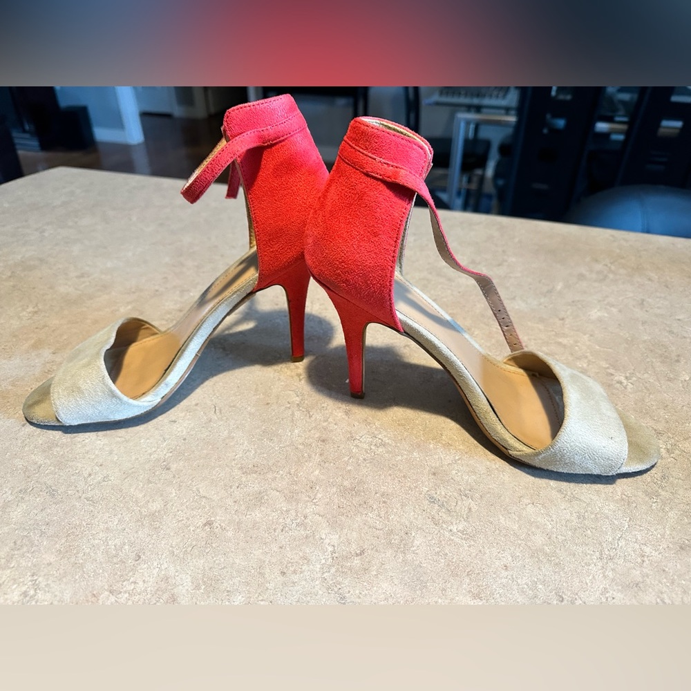 Open toe pumps